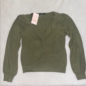 Green V-Neck Sweater with Ribbed Texture